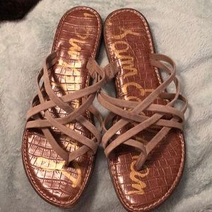 Light grey/nude suede sandals